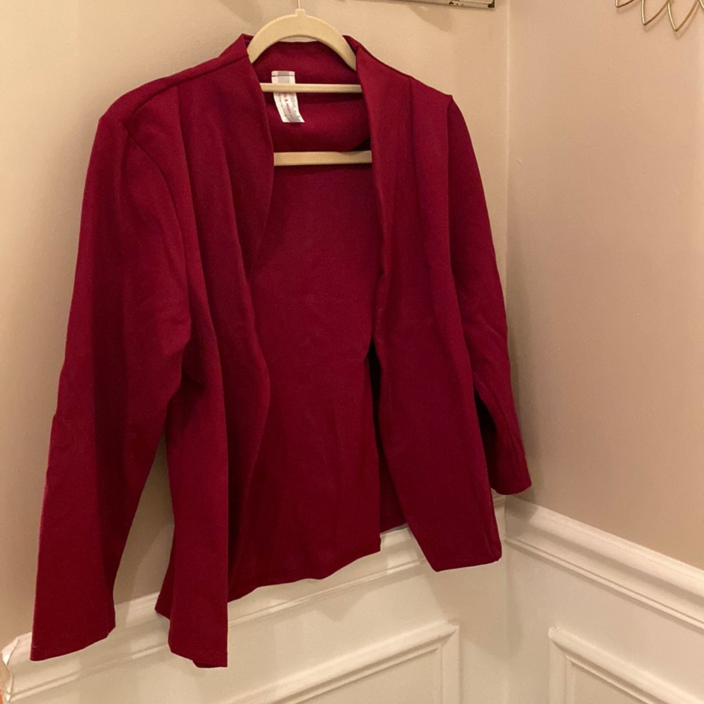 New. Short blazer.